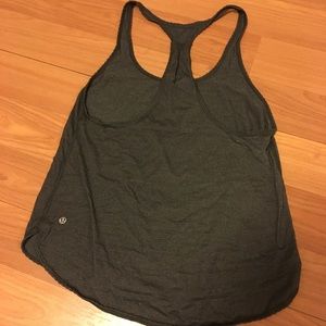 105 singlet-lululemon size 4